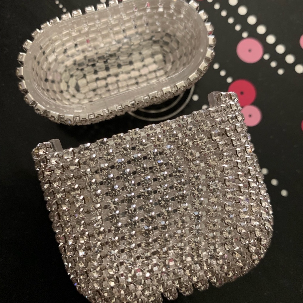 AirPods case - Picture 8 of 13